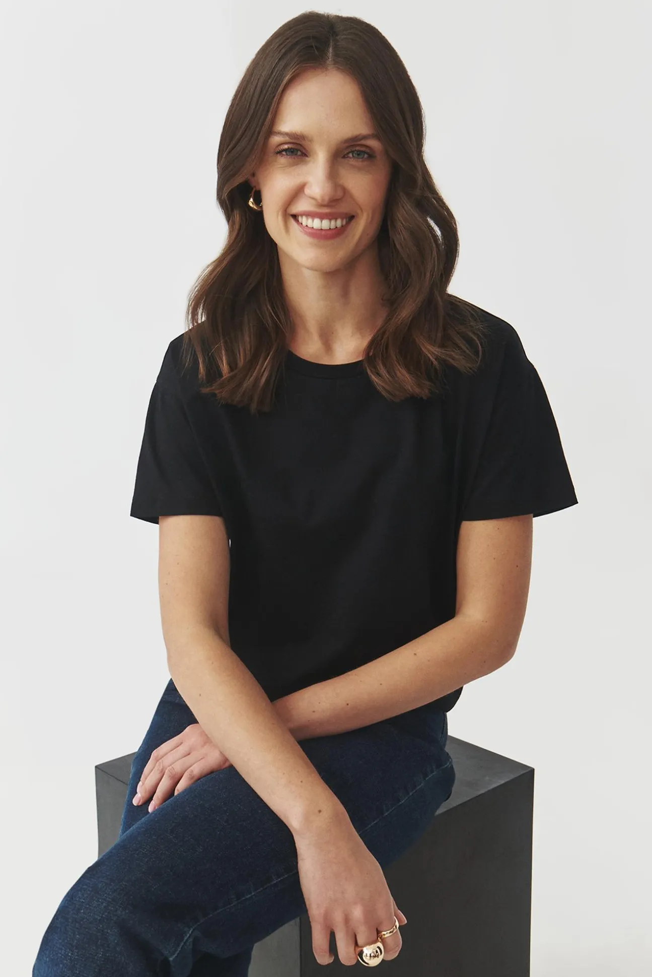 BAWEŁNIANY T-SHIRT OVERSIZE — CARLA