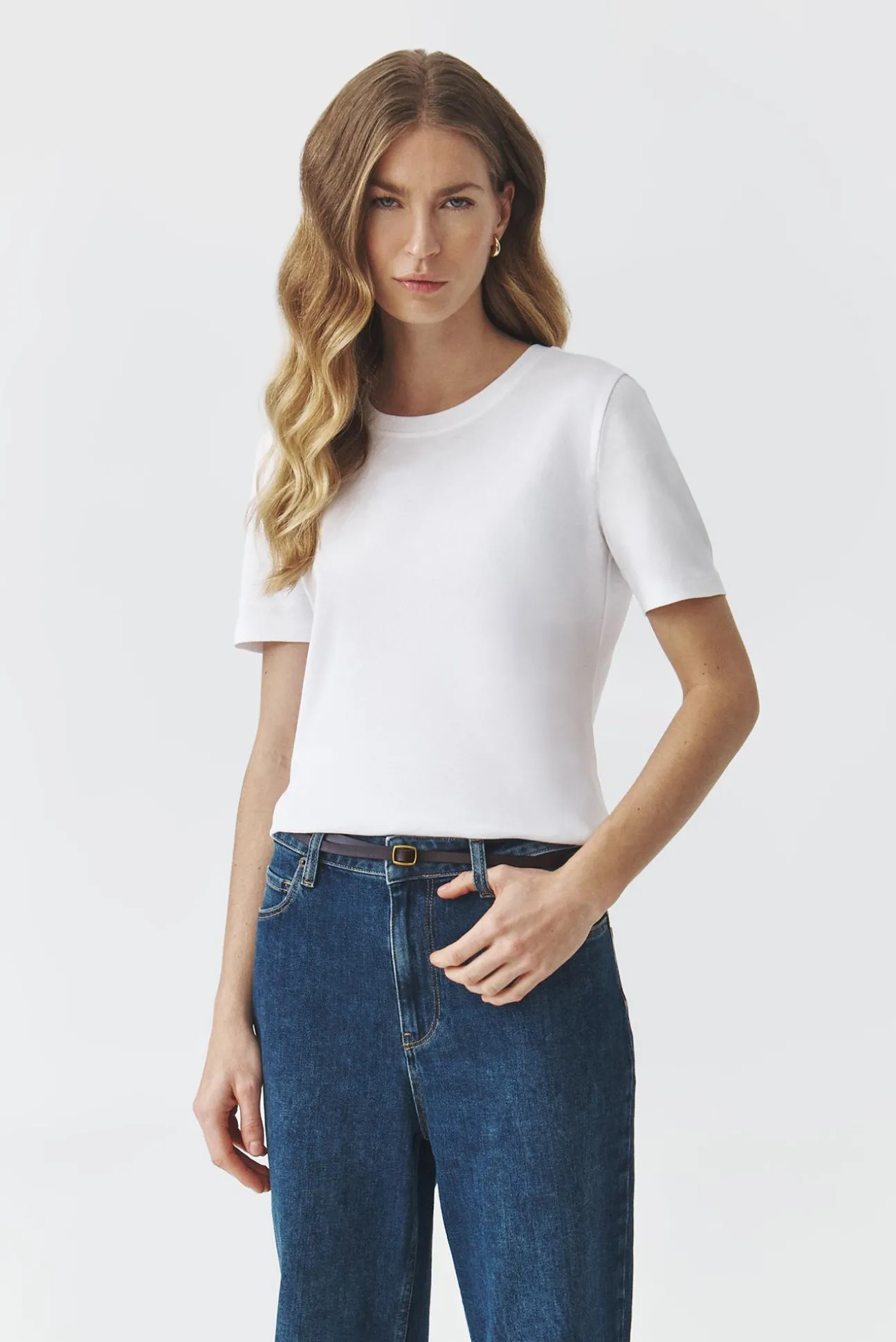 BAWEŁNIANY T-SHIRT Z KRÓTKIM RĘKAWEM — KIRI
