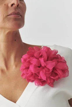 BROSZKA Z TKANINOWYM KWIATEM — FLOWI 4