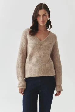 DAMSKI SWETER OVERSIZE Z DEKOLTEM W SEREK — ONYX