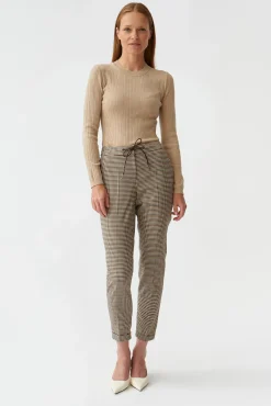 DOPASOWANY DAMSKI SWETER PRĄŻKOWANY ANCA