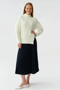 FINEZYJNY SWETER DAMSKI Z FRĘDZLAMI FRIMI