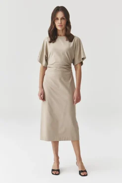 KLASYCZNA SUKIENKA MIDI Z RĘKAWEM KIMONO — JING