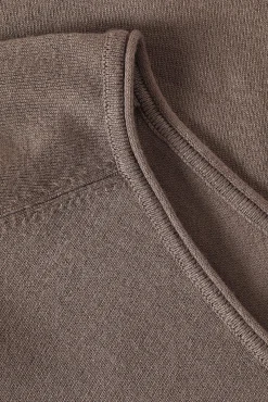 KLASYCZNY DAMSKI SWETER Z DEKOLTEM W ŁÓDKĘ - BROOKE