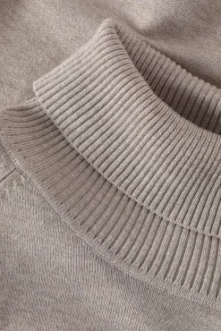 KLASYCZNY DAMSKI SWETER Z GOLFEM - NEKOKI