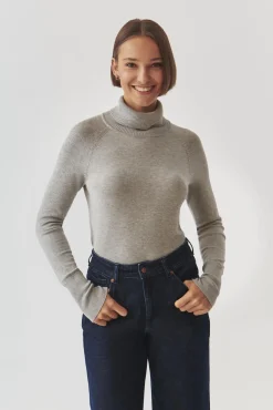 KLASYCZNY DAMSKI SWETER Z GOLFEM - NEKOKI