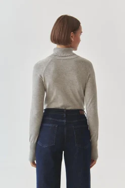 KLASYCZNY DAMSKI SWETER Z GOLFEM - NEKOKI