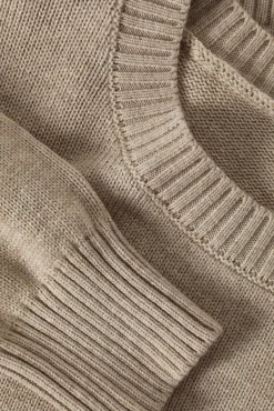 KLASYCZNY SWETER DAMSKI Z OKRĄGŁYM DEKOLTEM — JOEL