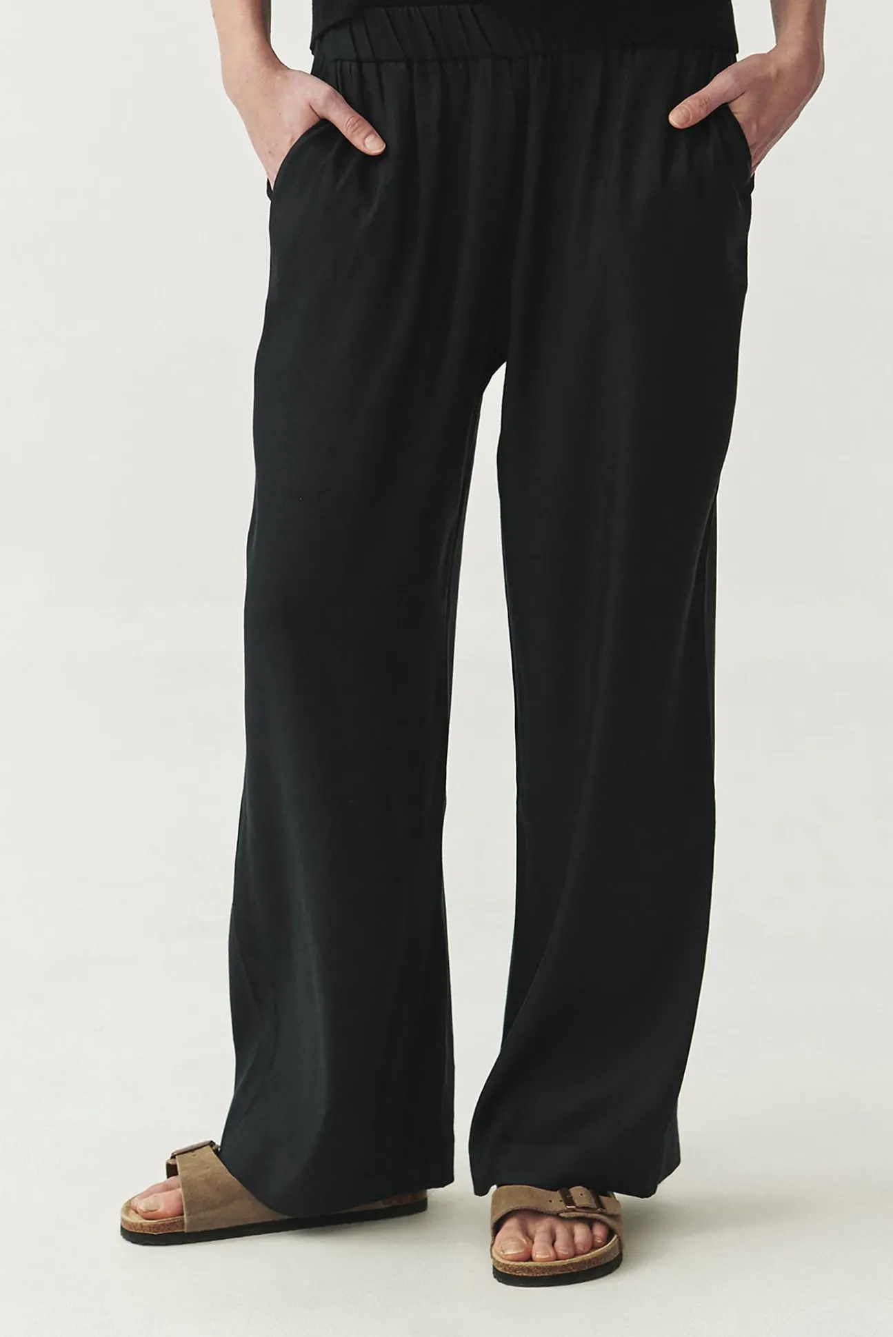 LNIANO-WISKOZOWE SPODNIE WIDE LEG — NERJA