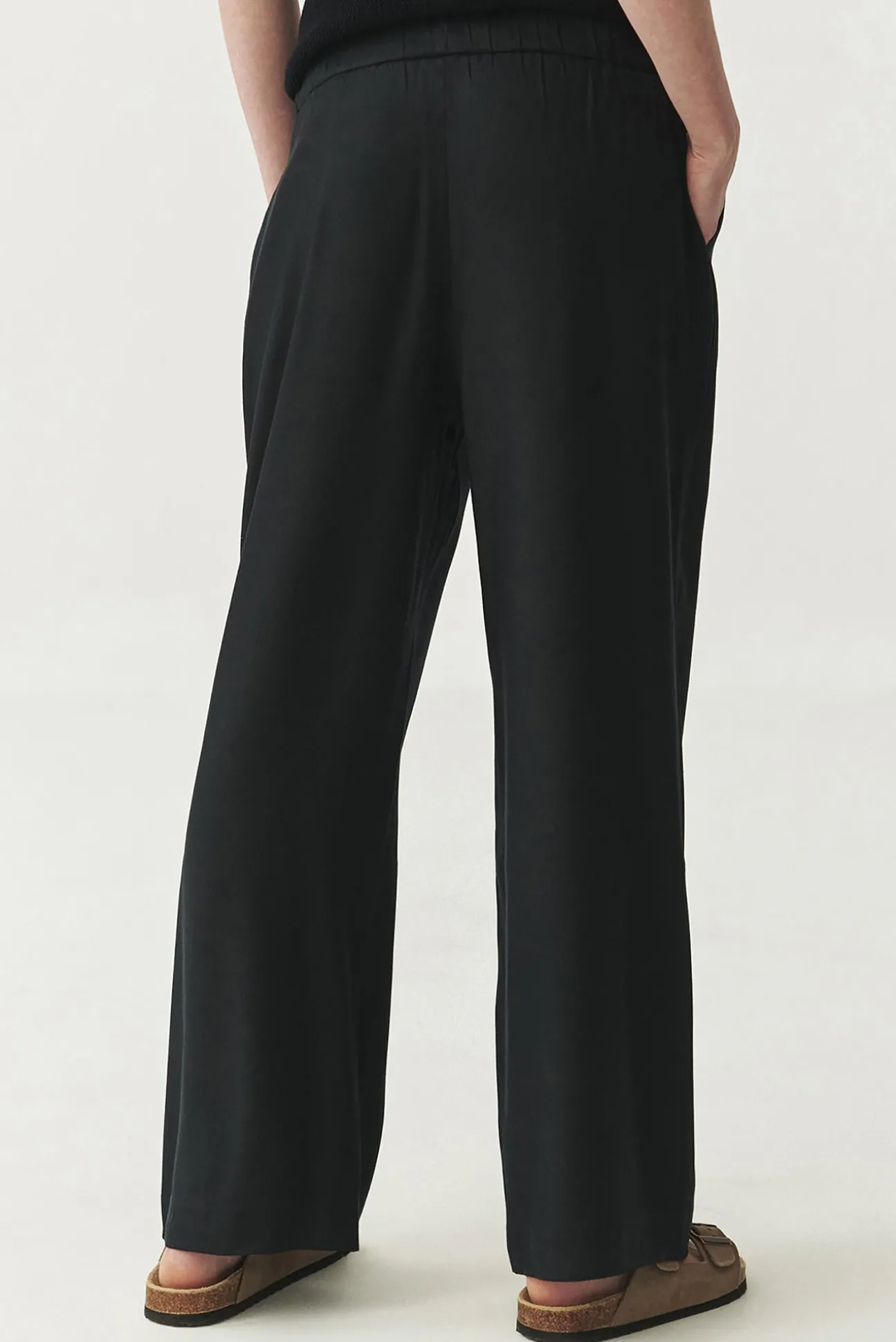 LNIANO-WISKOZOWE SPODNIE WIDE LEG — NERJA