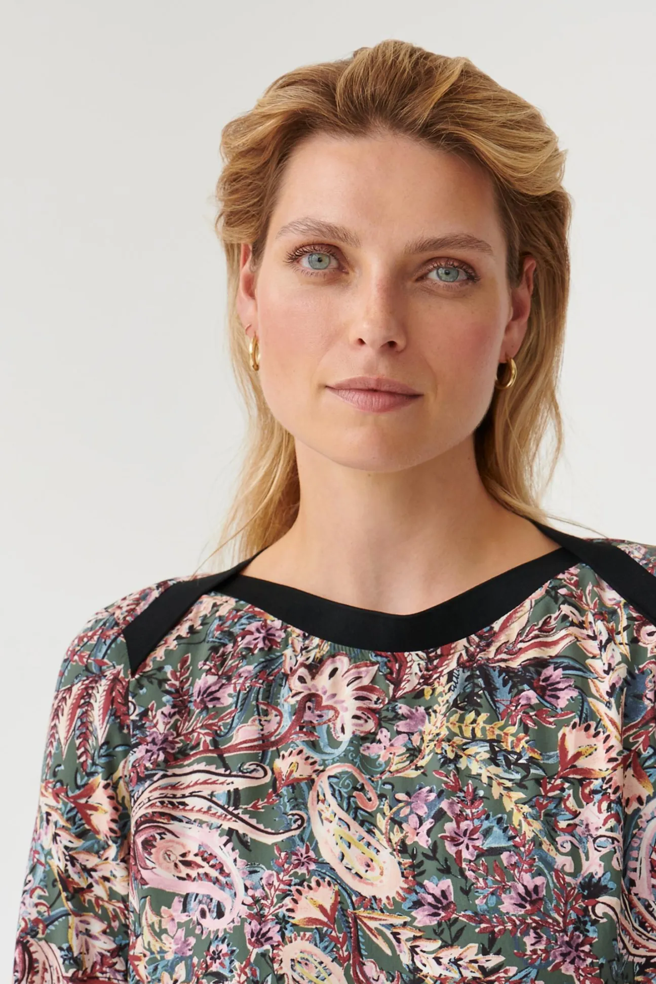 LUŹNA WZORZYSTA BLUZKA DAMSKA OSLO