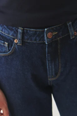 NOWOCZESNE DENIMOWE SPODNIE DAMSKIE Z SZEROKĄ NOGAWKĄ - RIKOTO