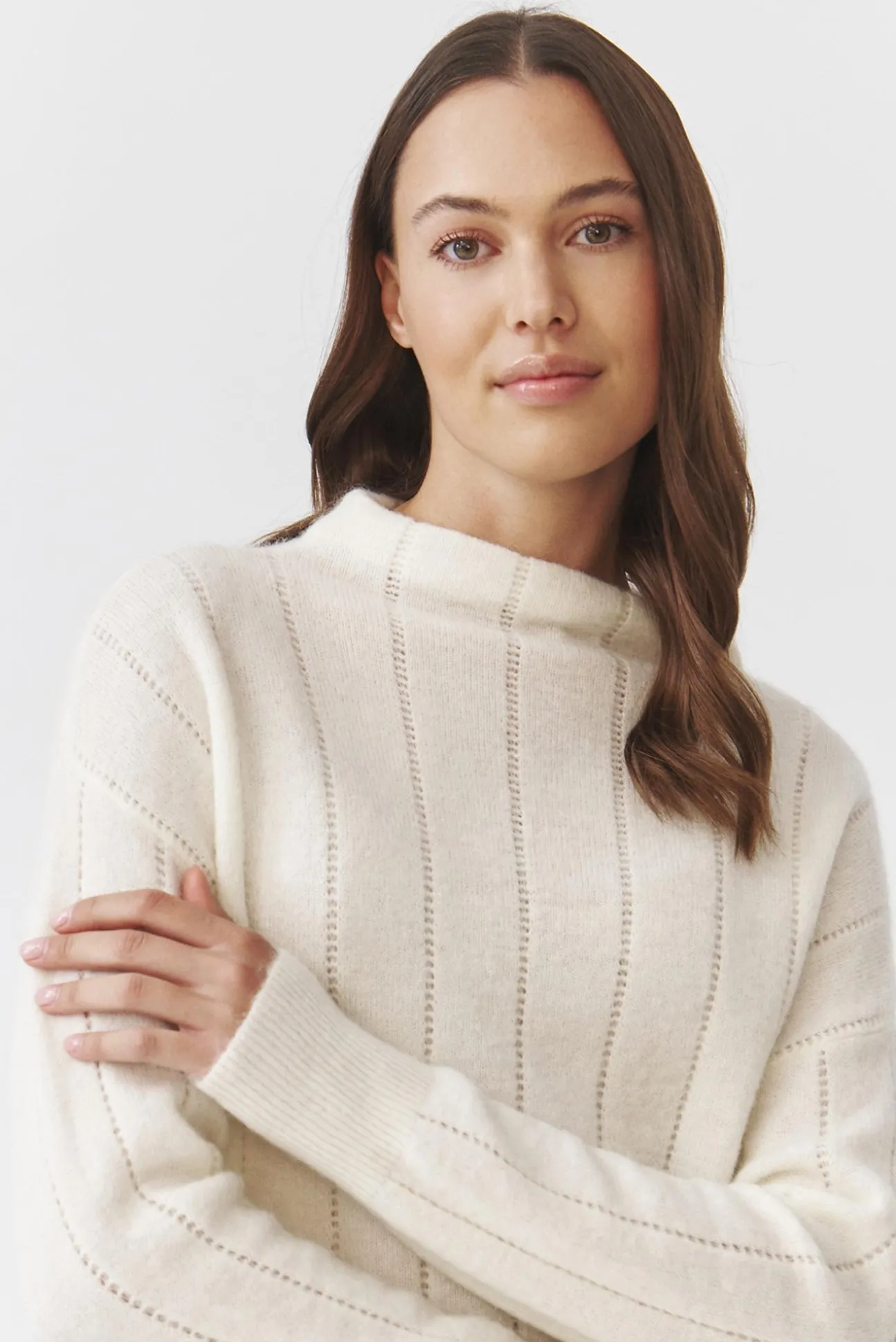 OVERSIZOWY SWETER DAMSKI Z GOLFEM — PEARL