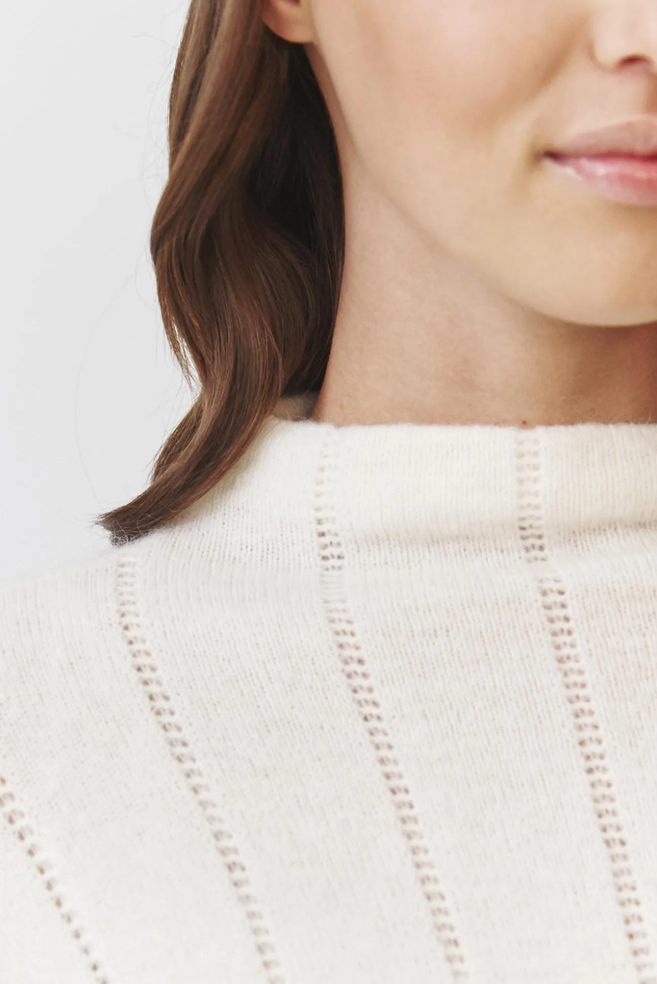 OVERSIZOWY SWETER DAMSKI Z GOLFEM — PEARL