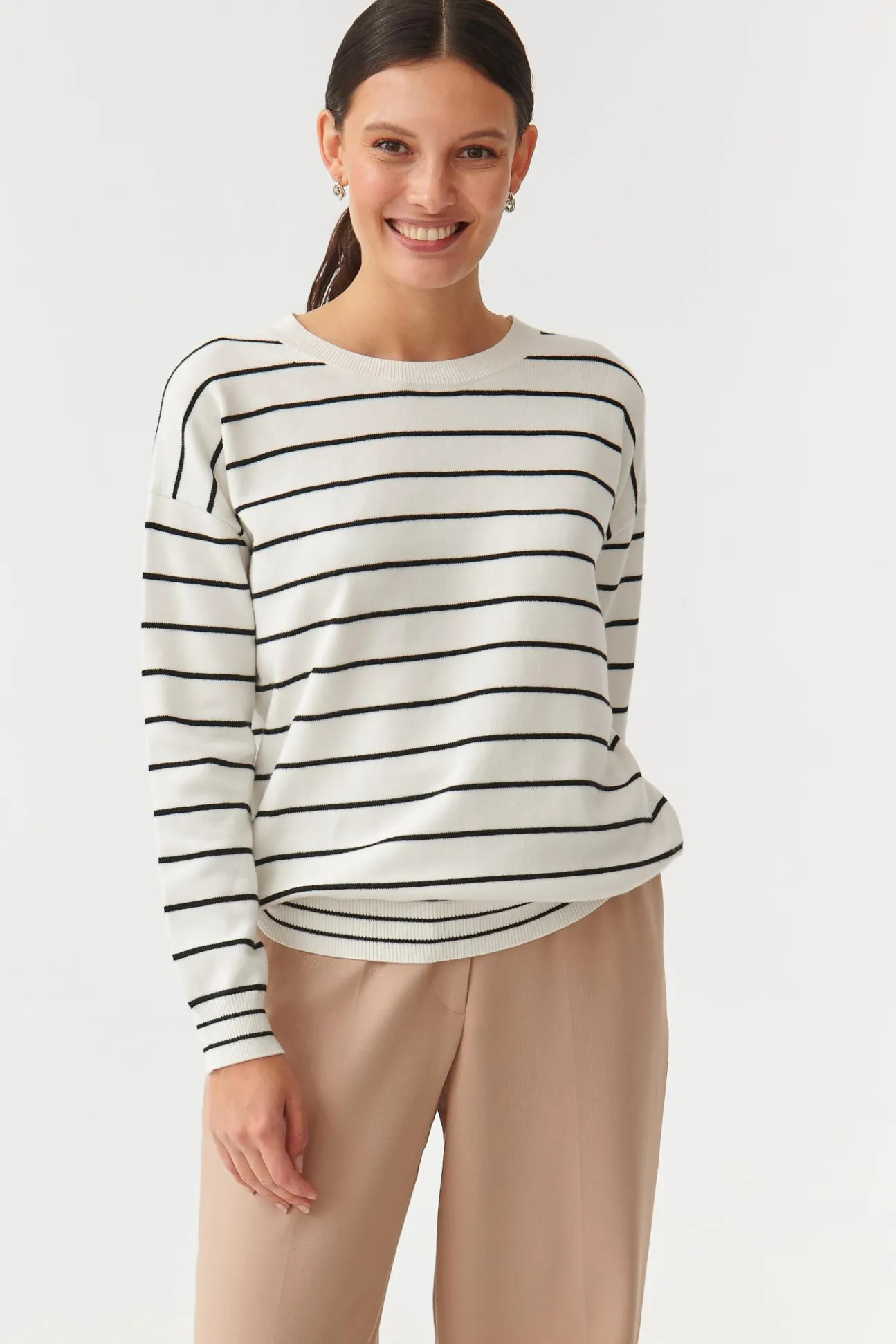 OVERSIZOWY SWETER DAMSKI W PASKI ASOKO