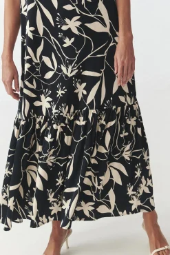 SATYNOWA SUKIENKA Z DEKOLTEM HALTER — OROKONO