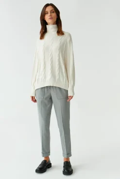 STRUKTURALNY SWETER DAMSKI Z GOLFEM MEDUZA