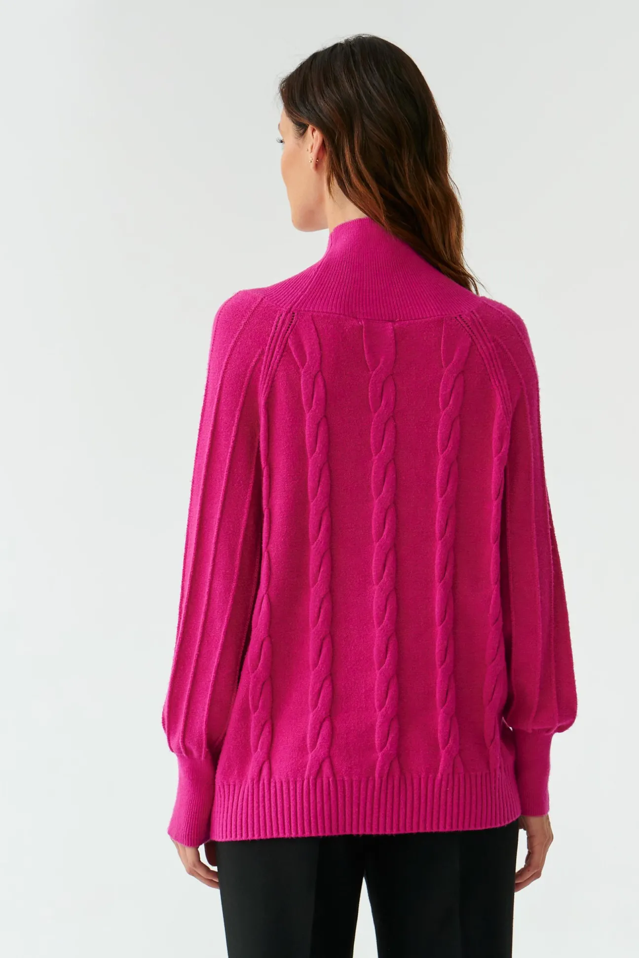 STRUKTURALNY SWETER DAMSKI Z GOLFEM MEDUZA