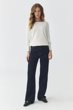 STYLOWY DAMSKI SWETER O LUŹNYM KROJU — MIYA