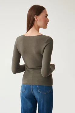 SWETER DAMSKI KLASYCZNY TESSO
