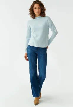 SWETER DAMSKI W JODEŁKĘ FAMALA