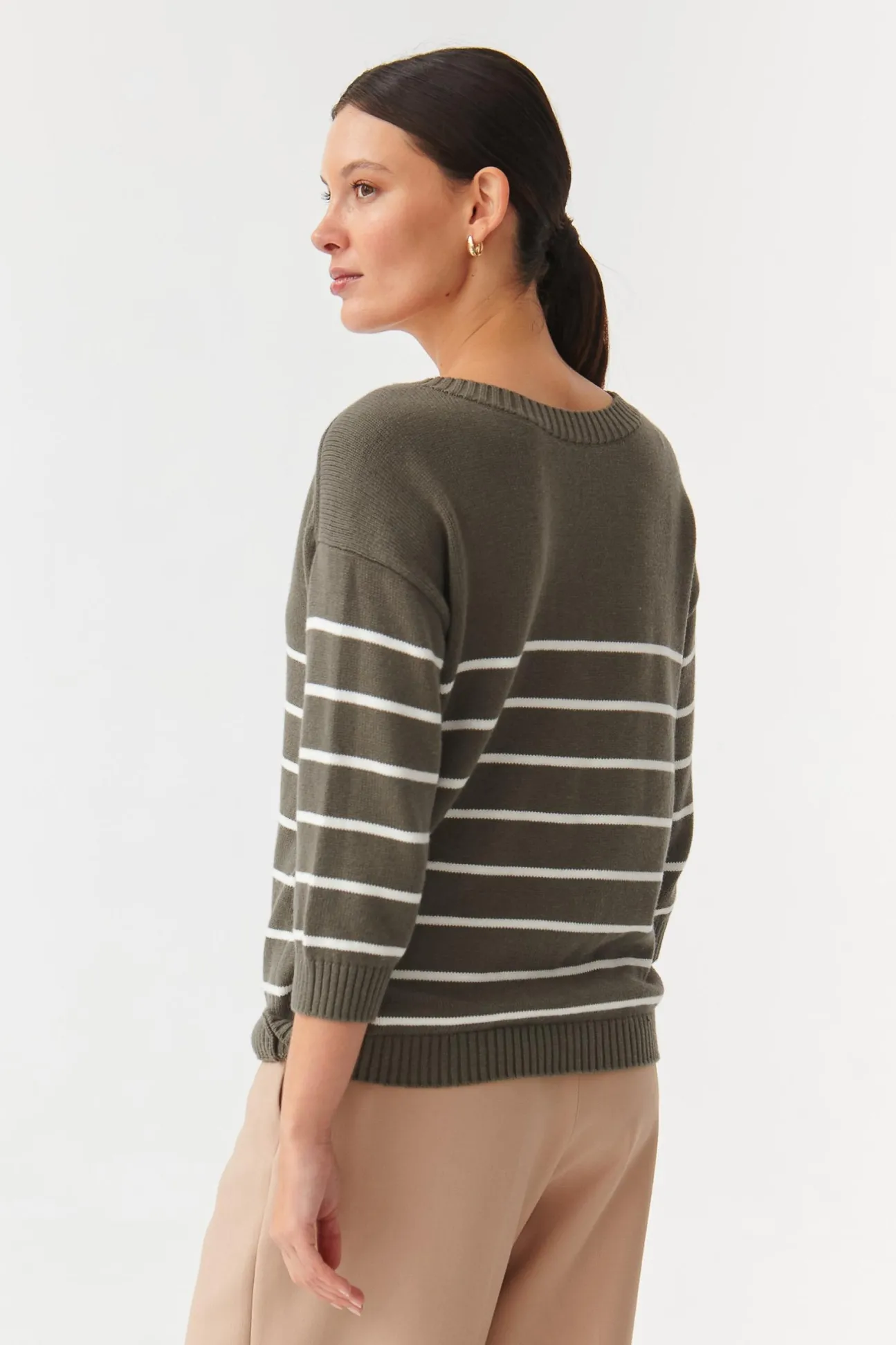 SWETER DAMSKI W PASKI Z GUZIKAMI SARE