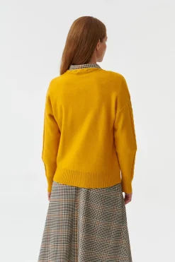 SWETER DAMSKI Z DEKOLTEM W SEREK POLI
