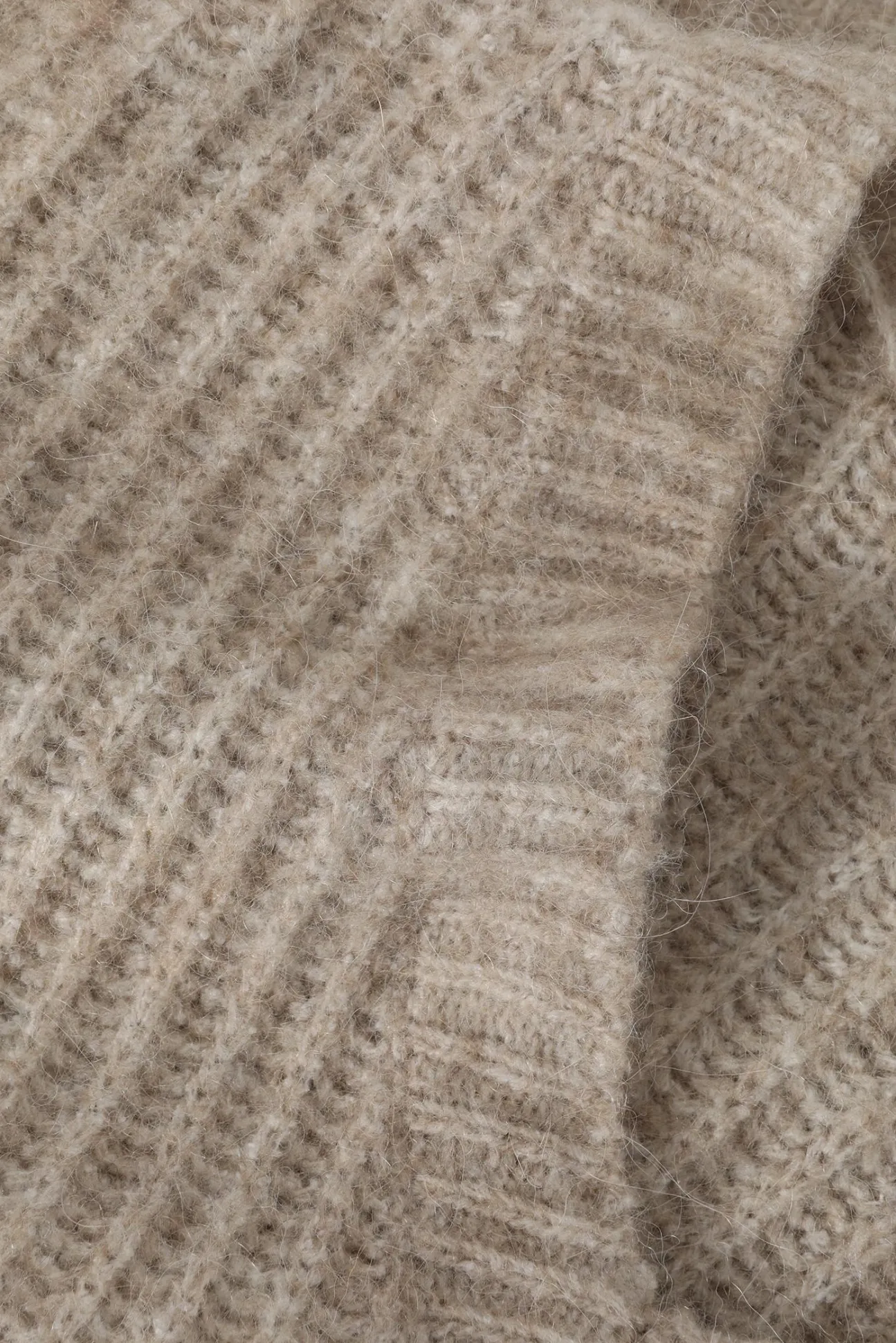 SWETER DAMSKI Z DEKOLTEM W SEREK — ASPEN