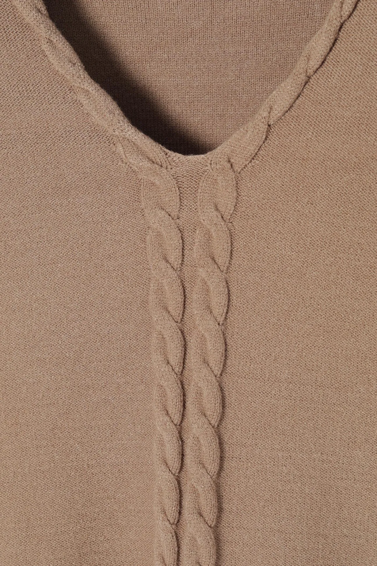 SWETER DAMSKI Z DEKOLTEM W SEREK POLI