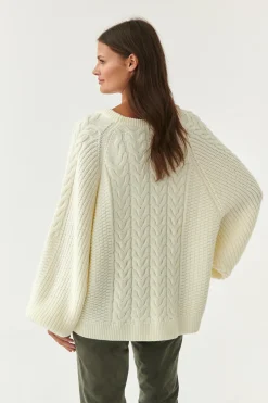 SWETER DAMSKI Z FANTAZYJNYM SPLOTEM SAMOLO