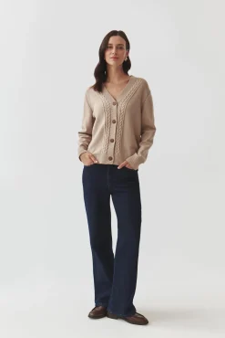 SWETER DAMSKI Z GUZIKAMI I WARKOCZOWYM WZOREM — LILAC