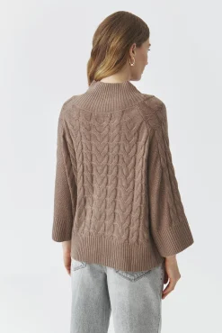 SWETER DAMSKI Z SZEROKIMI RĘKAWAMI I STRUKTURALNYM WZOREM — WILLA